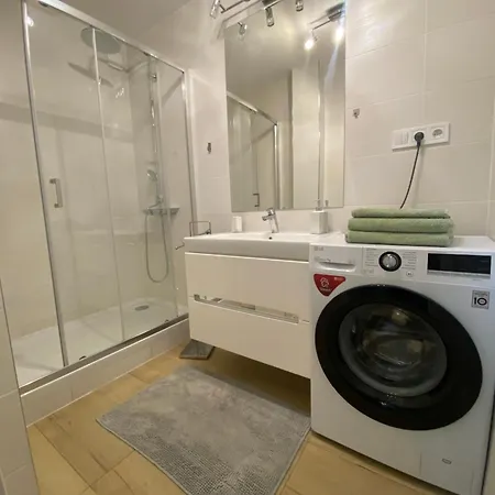 Modern Flat Close To Old Town アパート